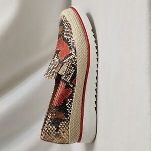 Donald Pliner Finni Slip-on Leather Chili Snake Print Sneakers (W Size 7.5)